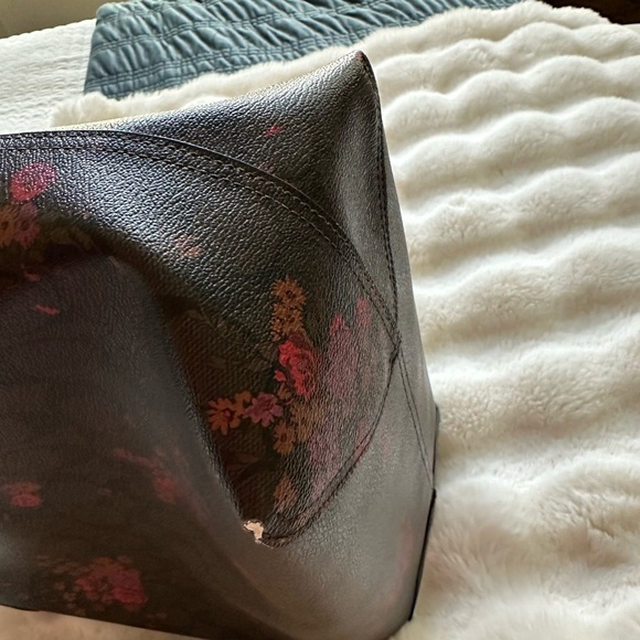 COACH Flower Reversible City Tote ๐ธ๐บ๐ธ๐บ - Picture 11 of 12